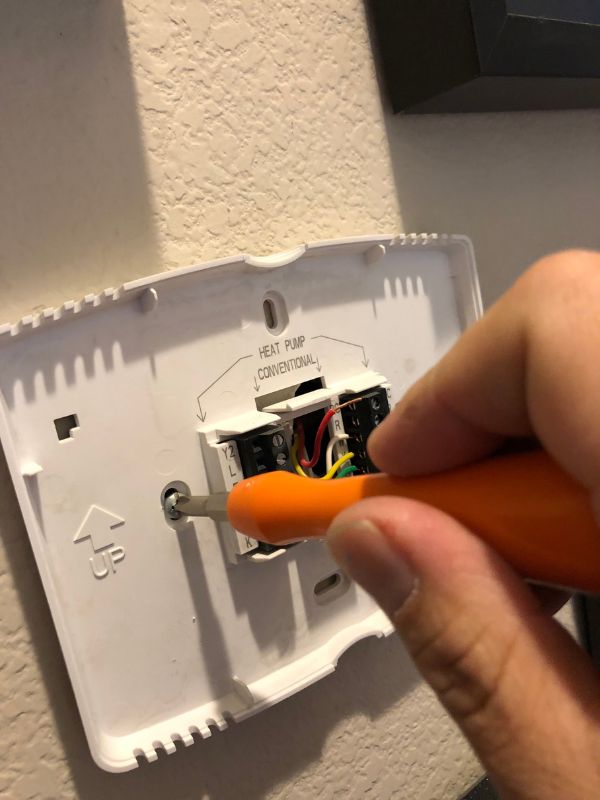 Thermostat AC installation